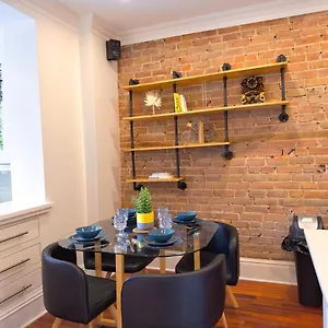Superb 2 Bed In Plateau 10min To Mont-royal Metro Montréal